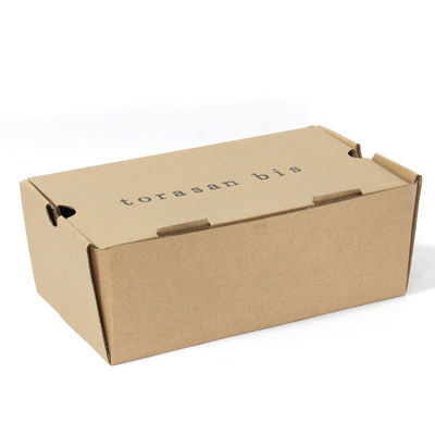 Brązowe prostokątne pudełko z tektury falistej z recyklingu